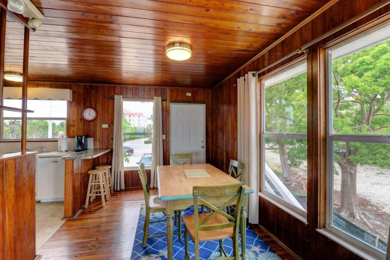 Estero Island Apartment With Boat Dock Fort Myers Beach Bagian luar foto